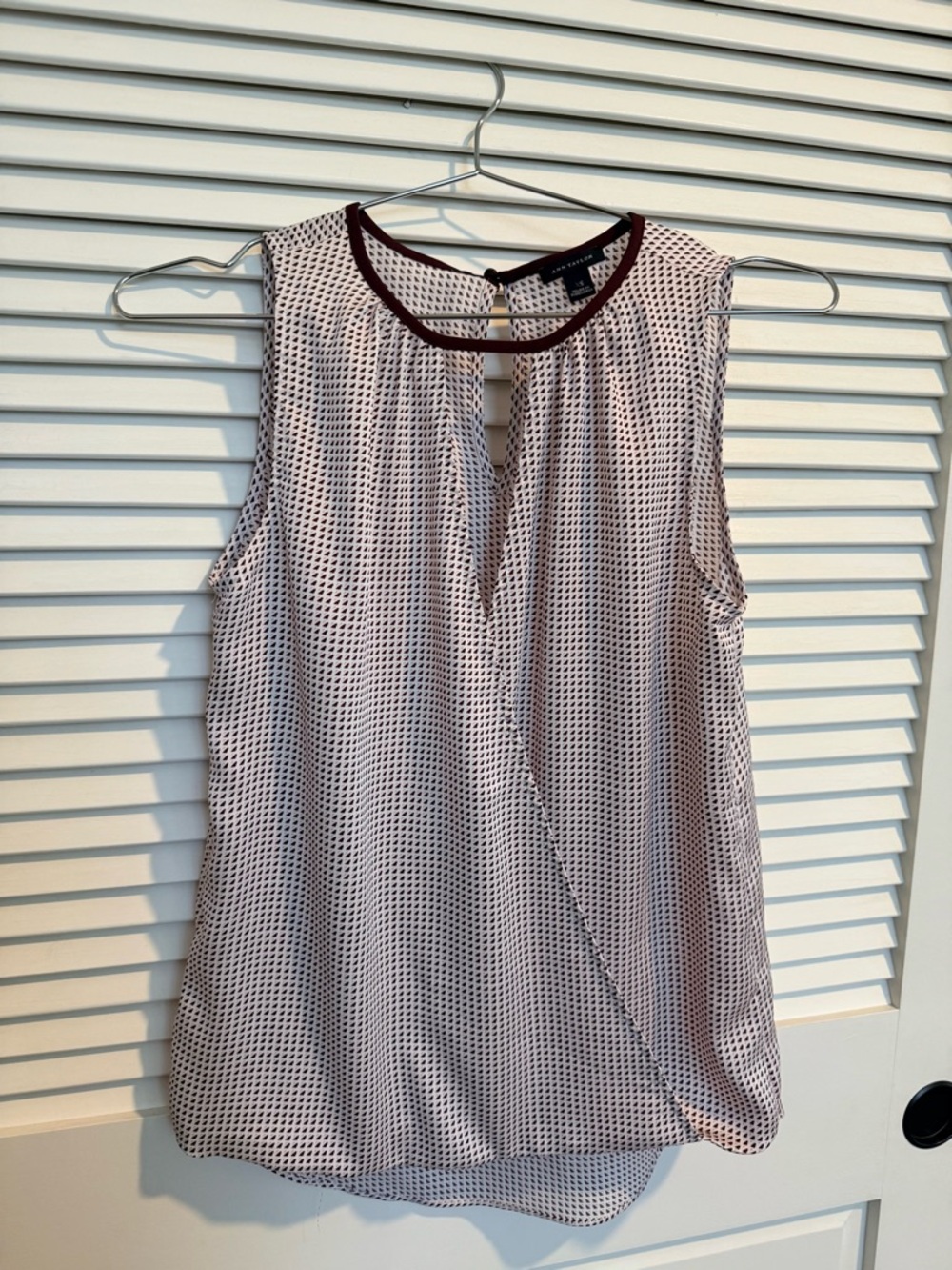 Ann Taylor Sleeveless Blouse with Maroon Pattern and Trim